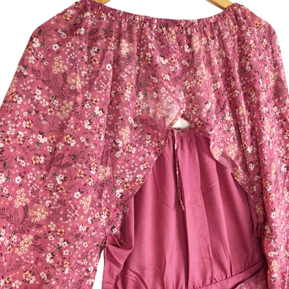 SOLD SOLD NWT Lovely Forever21 Floral Print Dress with open back - Picture 4 of 16